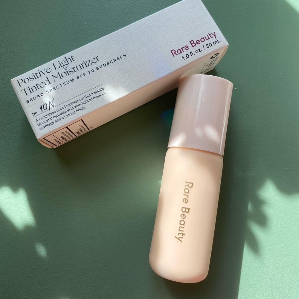 Rare Beauty Positive Light Tinted Moisturizer 10N